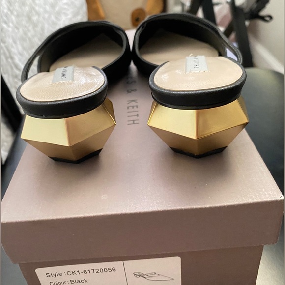 CHARLES & KEITH Hexagonic Gold Heels - Picture 3 of 7